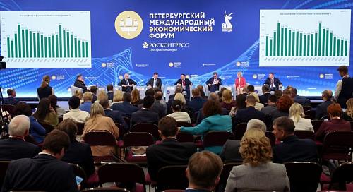 Tadzio Schilling spoke about business-regional interaction at the SPIEF session